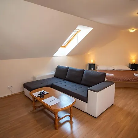 Apartman A Ubytovani U Machu Mikulov Exterior photo