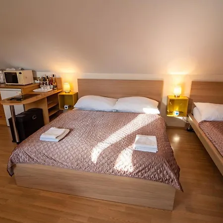 Apartman A Ubytovani U Machu Mikulov Exterior photo