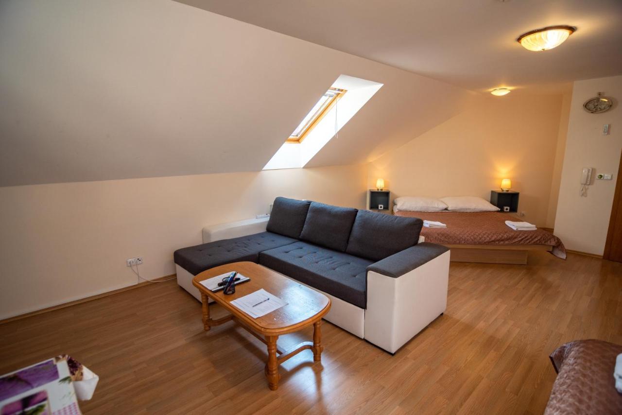 A U Machu Apartment